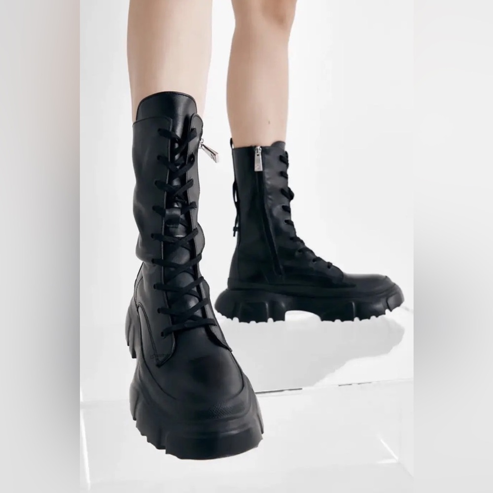 Zara Black Leather Lug Sole Combat Boots Laces Zip Closure Low Heeled Sz 8.5